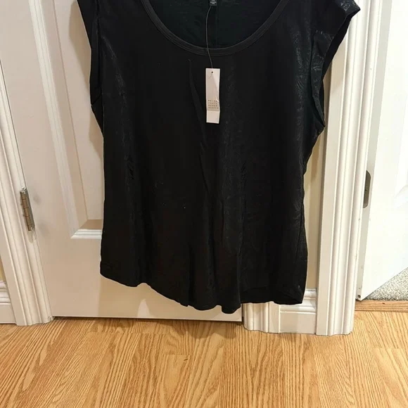 NWT White House Black Market Black Women's Top - Picture 3 of 4
